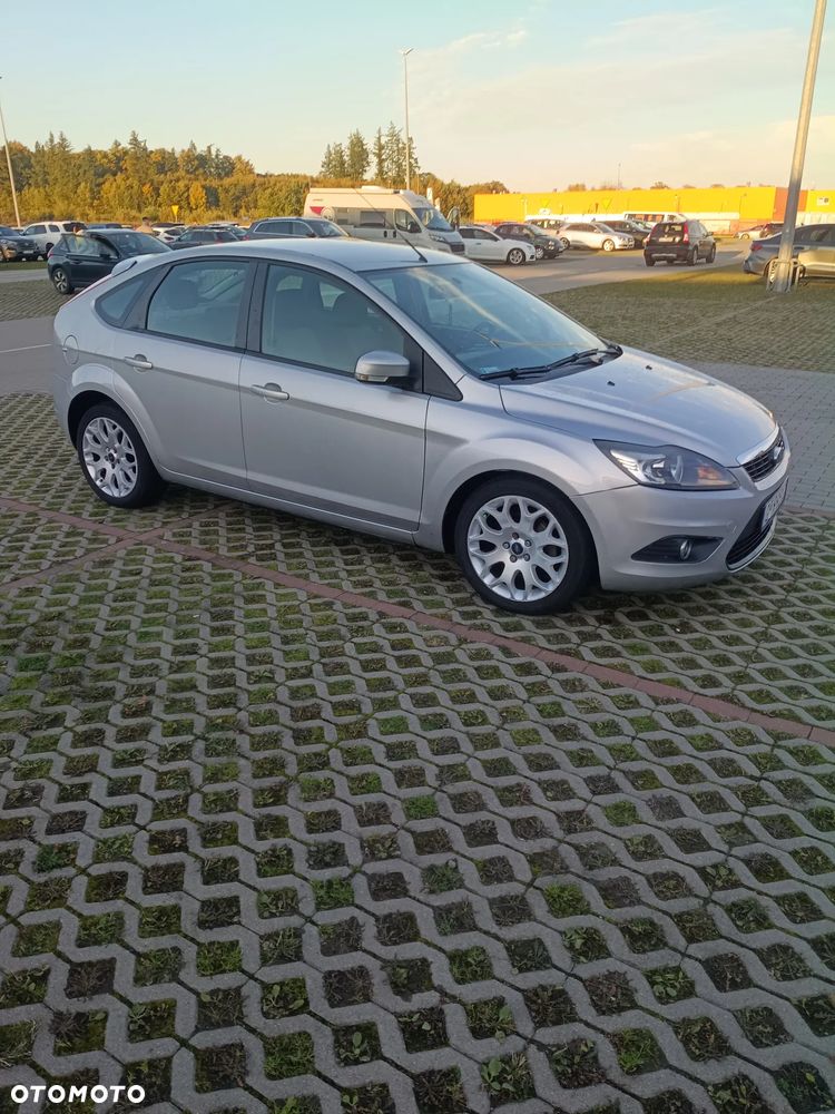Ford Focus 2009 photo 2
