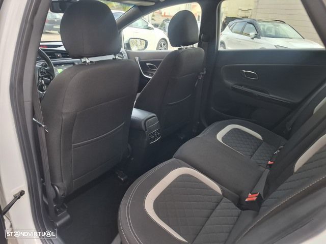 Kia Ceed SW 1.6 CRDi GT Line - 33