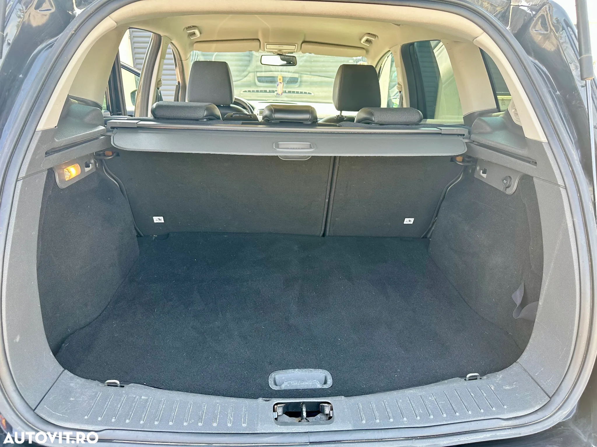 Ford Kuga 2.0 TDCi 4WD Powershift Titanium - 11