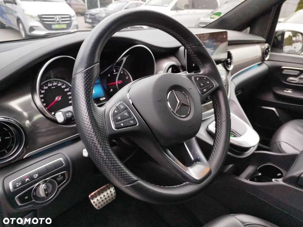 Mercedes-Benz Klasa V - 10