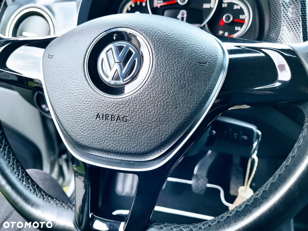 Volkswagen up! 1.0 move - 12