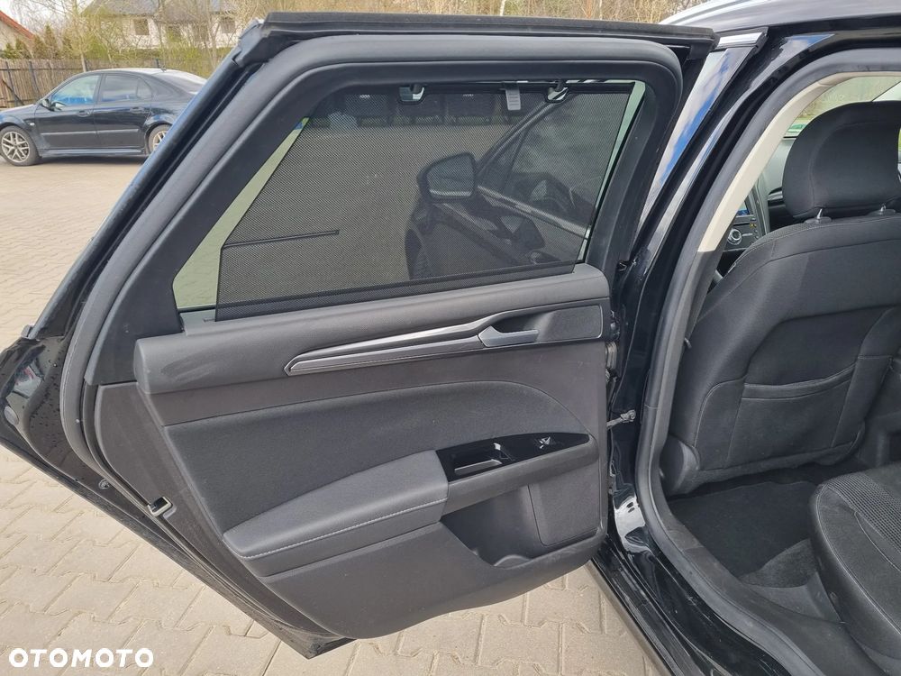 Ford Mondeo SW 2.0 Hybrid Titanium - 14