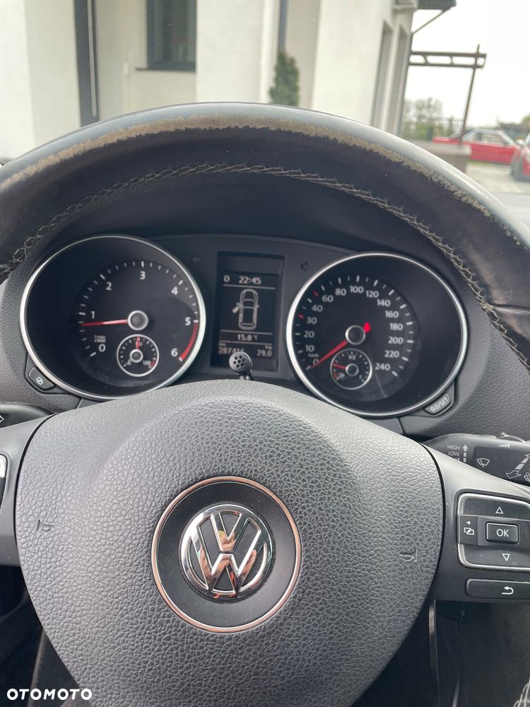 Volkswagen Golf 1.6 TDI DPF Highline - 32