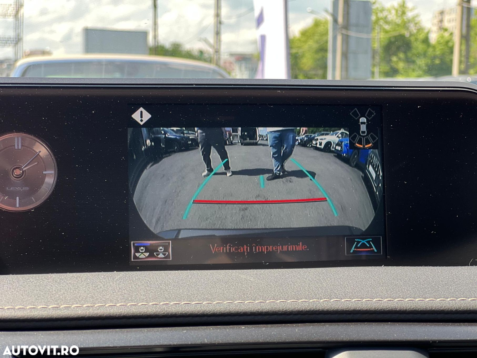 Lexus UX 250h 2.0L HEV 20H- (178 HP) 4X2 CVT Executive - 18