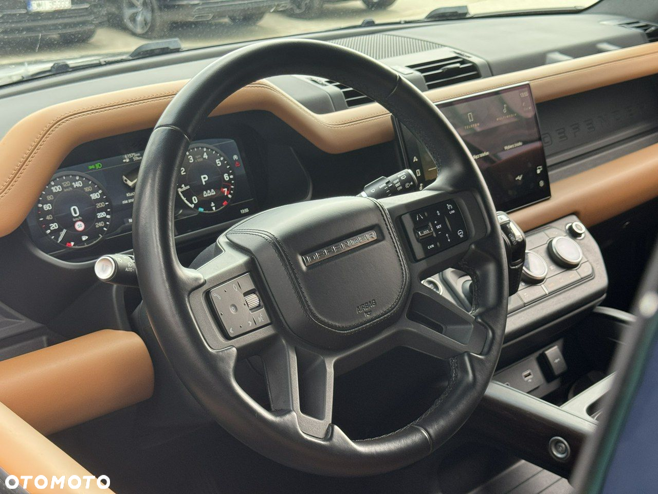 Land Rover Defender - 20
