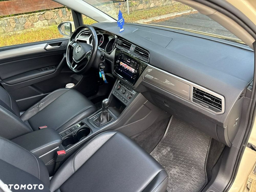 Volkswagen Touran - 9