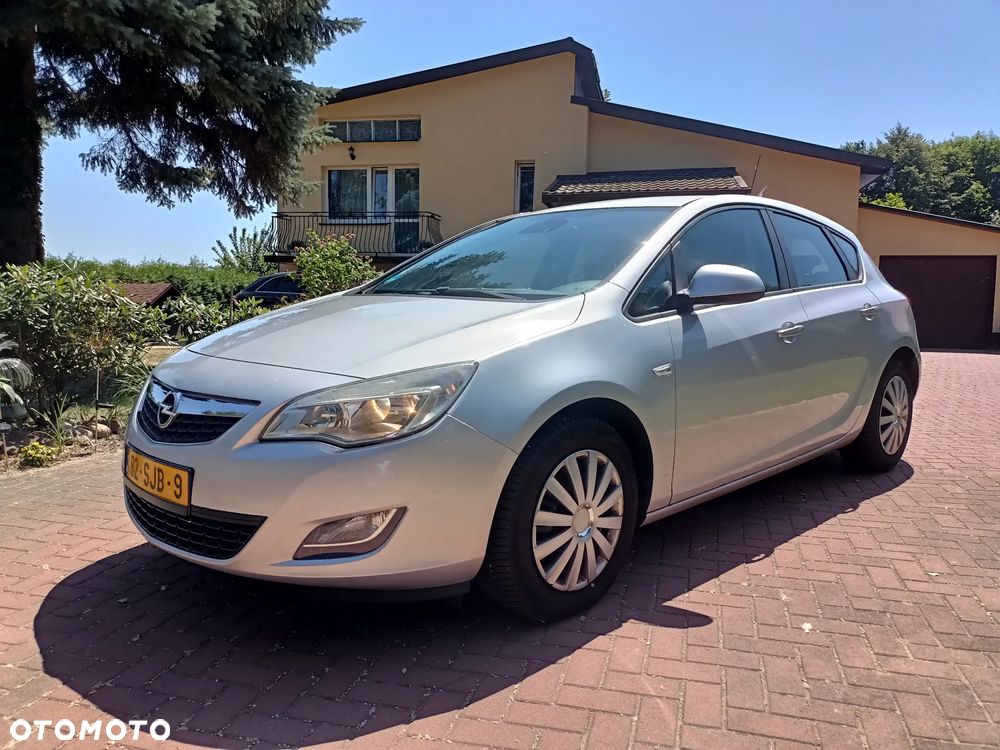 Opel Astra - 2