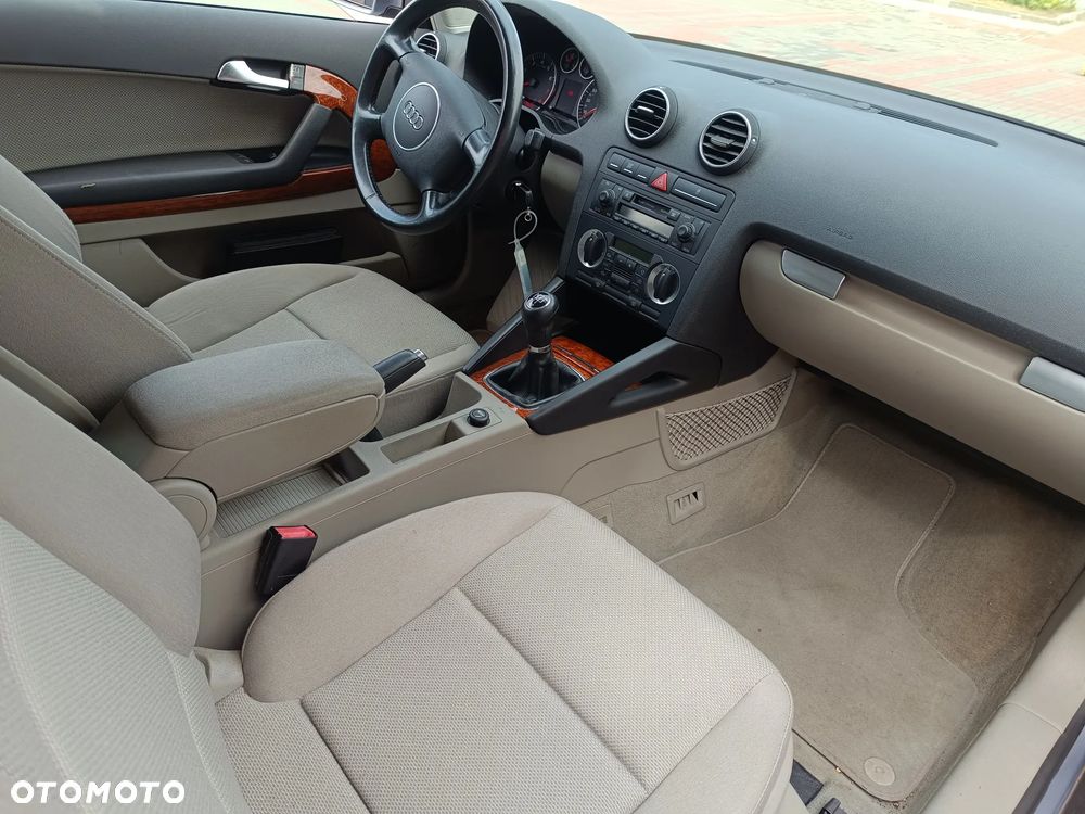Audi A3 3-drzwiowe 1.6 Ambiente - 16