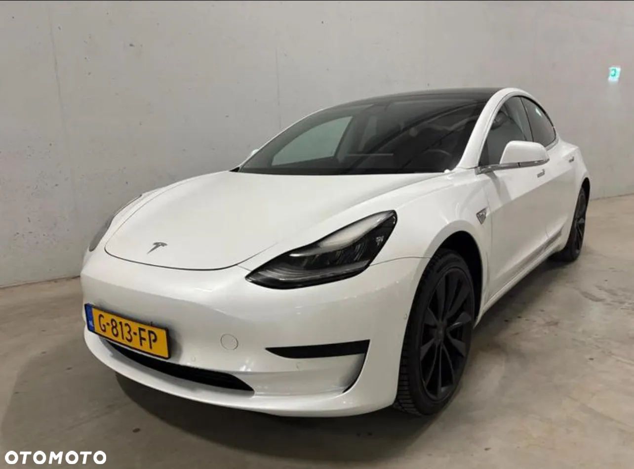 Tesla Model 3 Standard Reichweite Plus Hinterradantrieb - 11