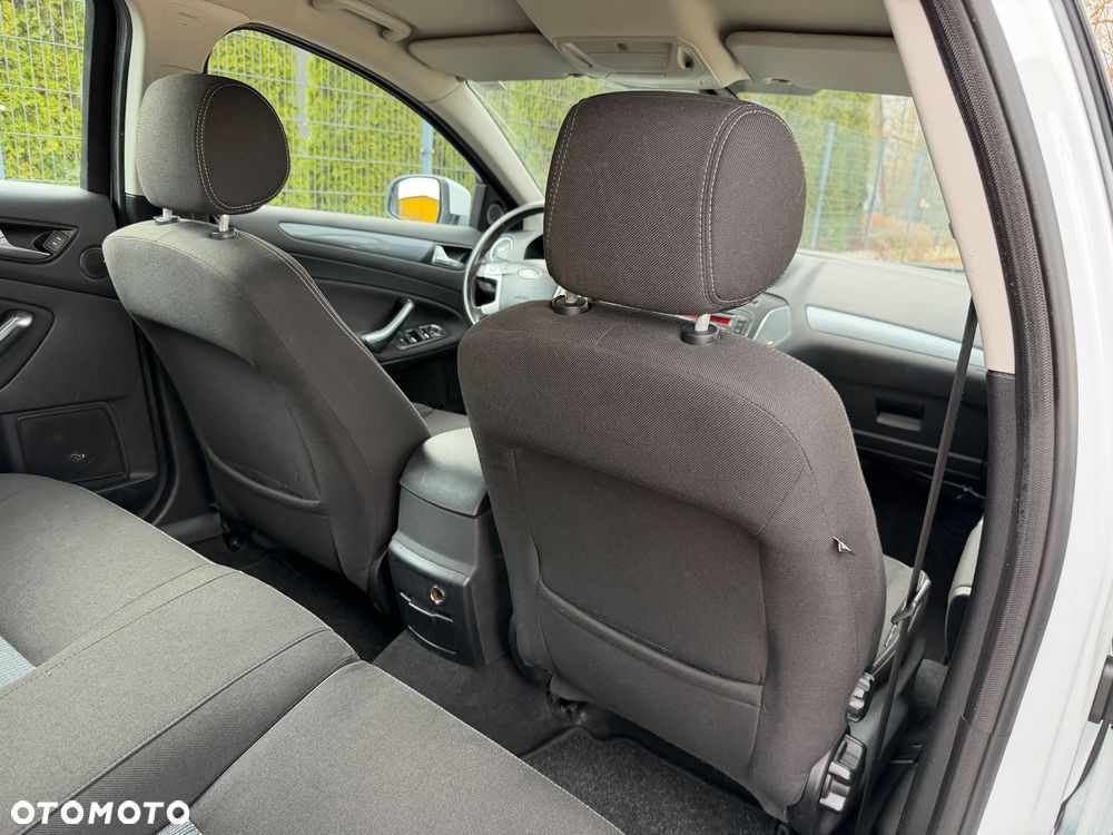 Ford Mondeo 2.0 TDCi Titanium - 28
