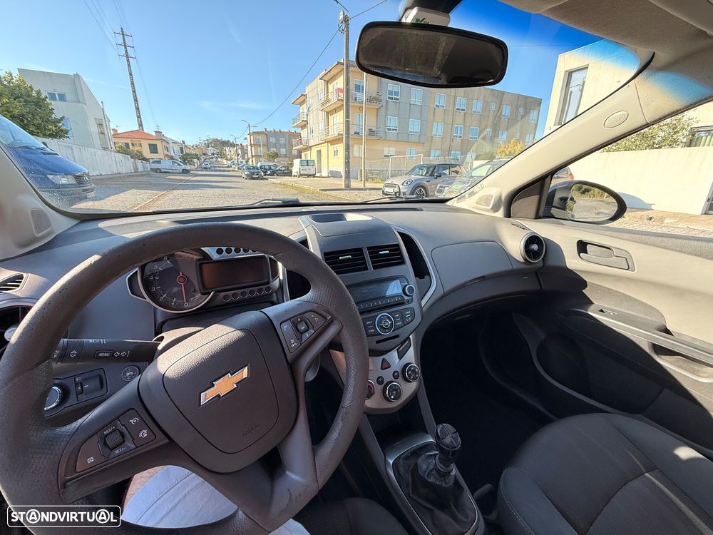 Chevrolet Aveo 1.2 LT Bi-Fuel - 8