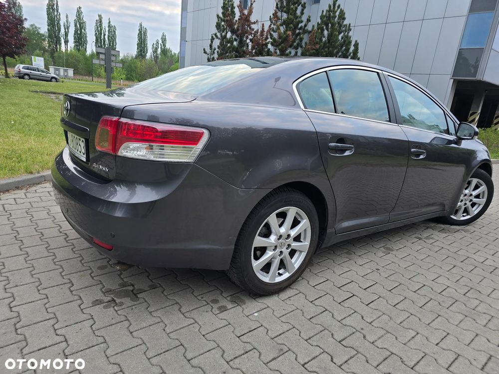Toyota Avensis 2.0 D-4D Luna - 14