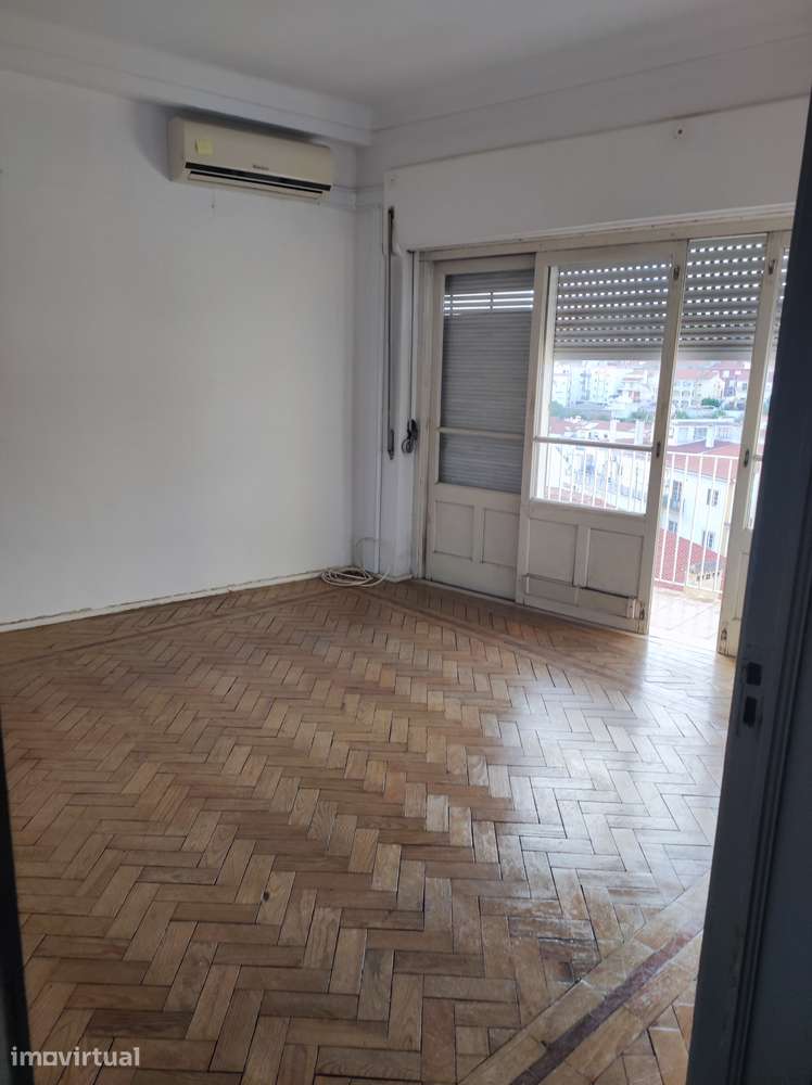 Apartamento T4 com varandas no centro histórico de Abrantes. - Grande imagem: 3/12