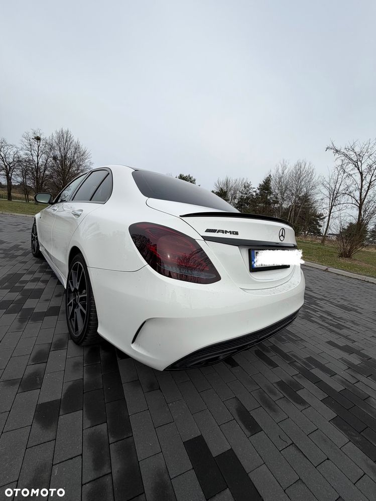 Mercedes-Benz Klasa C AMG 43 4Matic 9G-TRONIC - 27