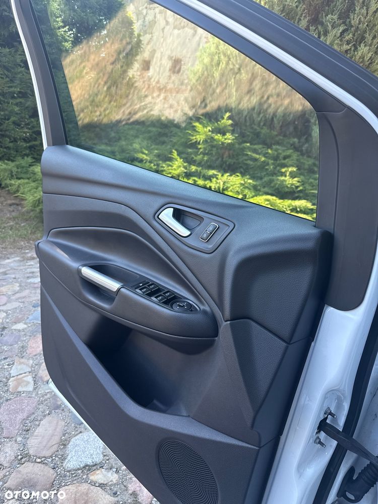Ford Kuga - 24