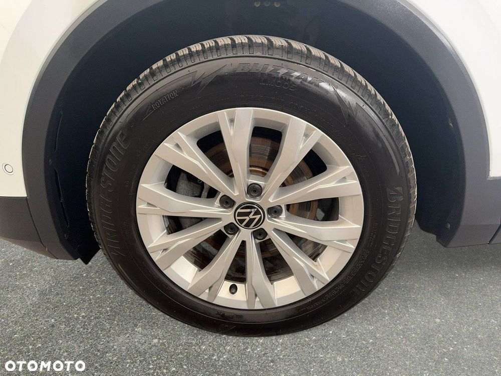 Volkswagen Tiguan - 10