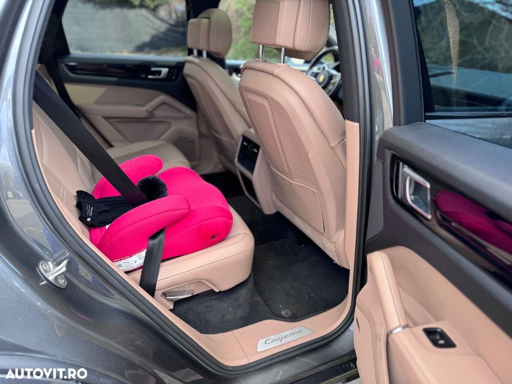 Porsche Cayenne - 12