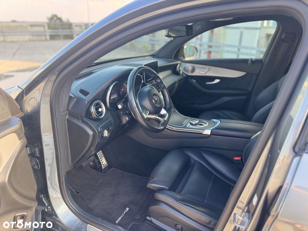 Mercedes-Benz GLC 300 4Matic 9G-TRONIC AMG Line - 11