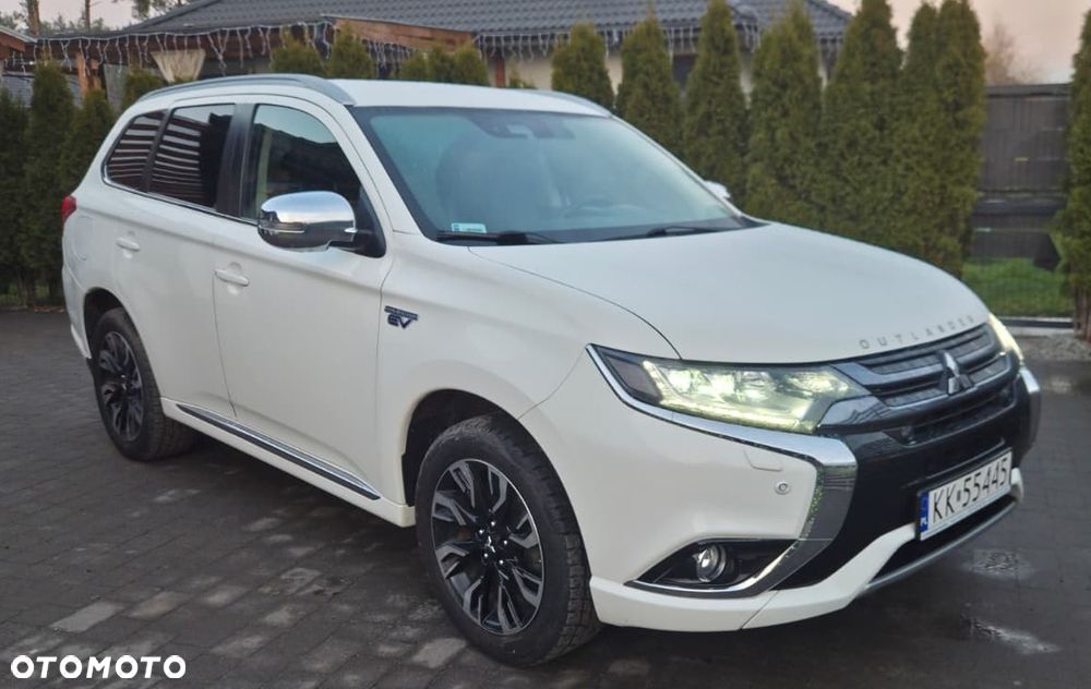 Mitsubishi Outlander 2.0 4WD Plus - 1