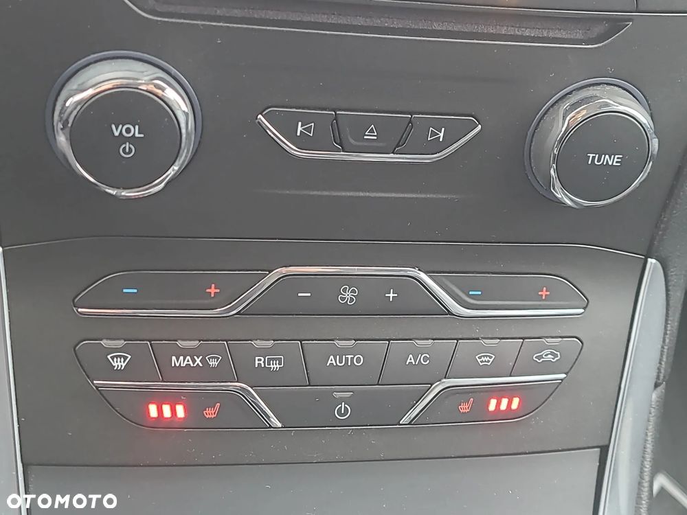 Ford Galaxy 1.5 EcoBoost Titanium - 28