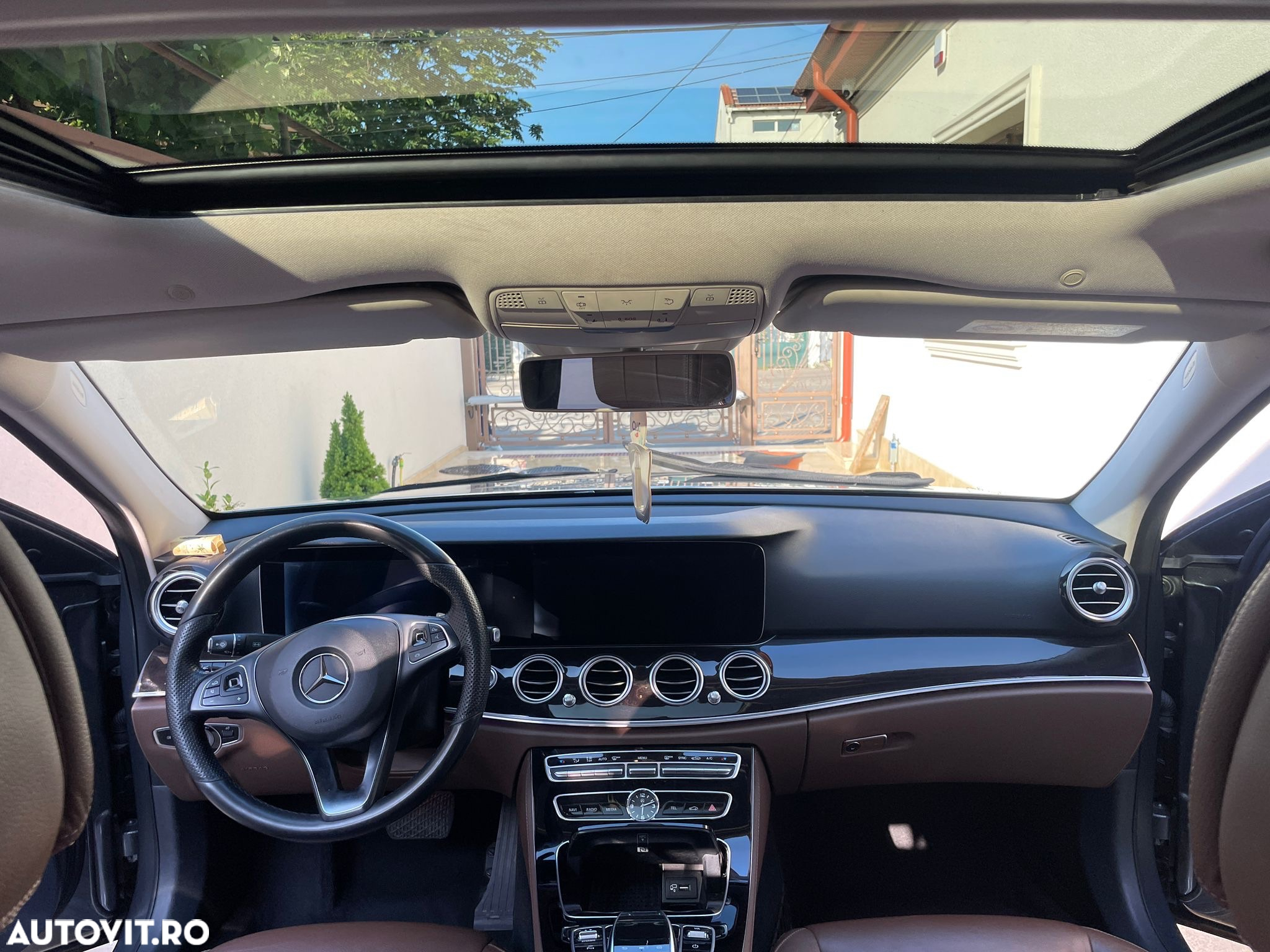 Mercedes-Benz E 220 d T 9G-TRONIC - 10