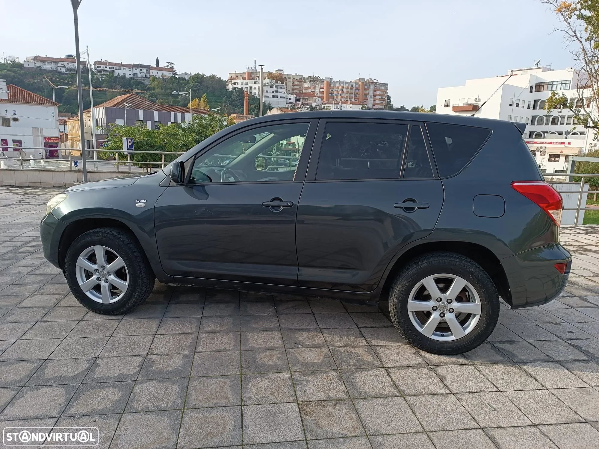 Toyota RAV4 2.2 D-4D - 1