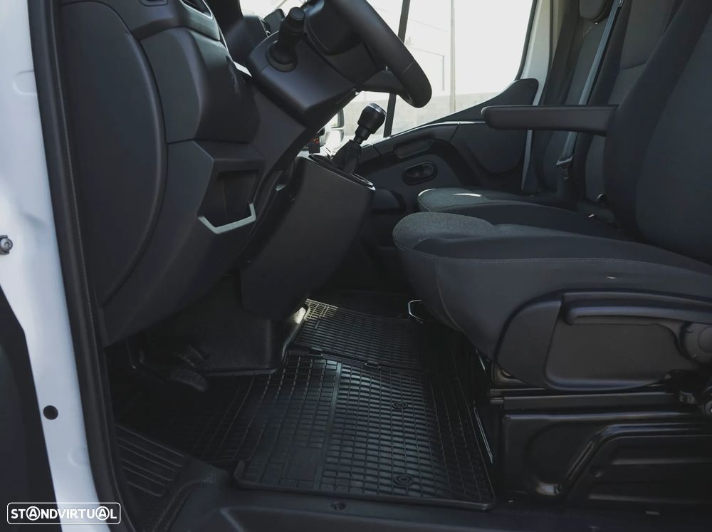 Renault MASTER III  2.3 DCI 135 FWD IVA DEDUTIVEL - 29