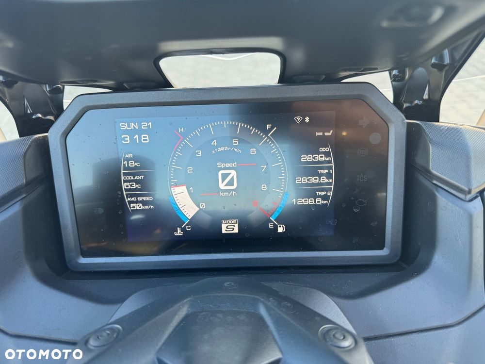 Yamaha Tmax - 10