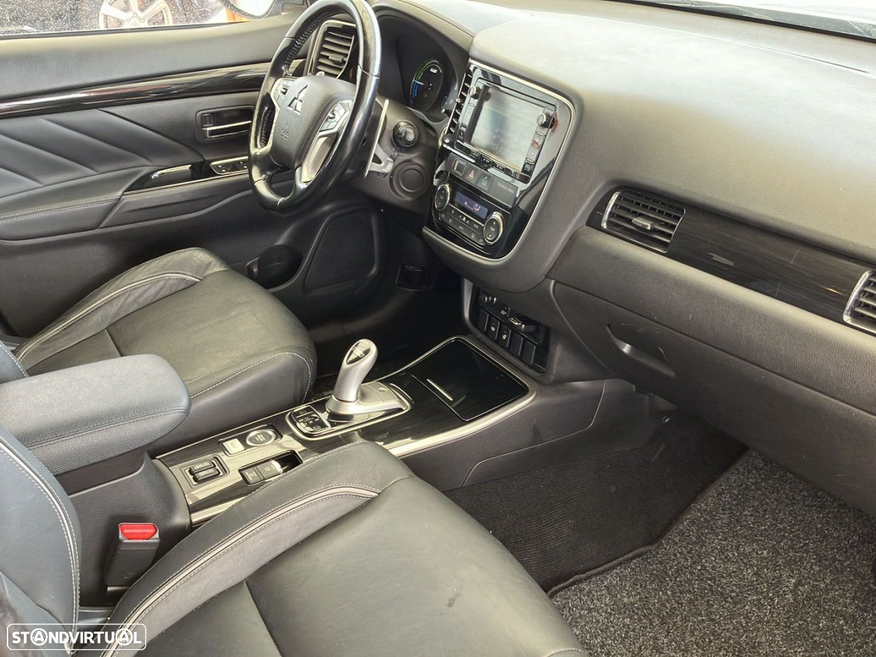 Mitsubishi Outlander 2.0 PHEV Intense Navi - 18