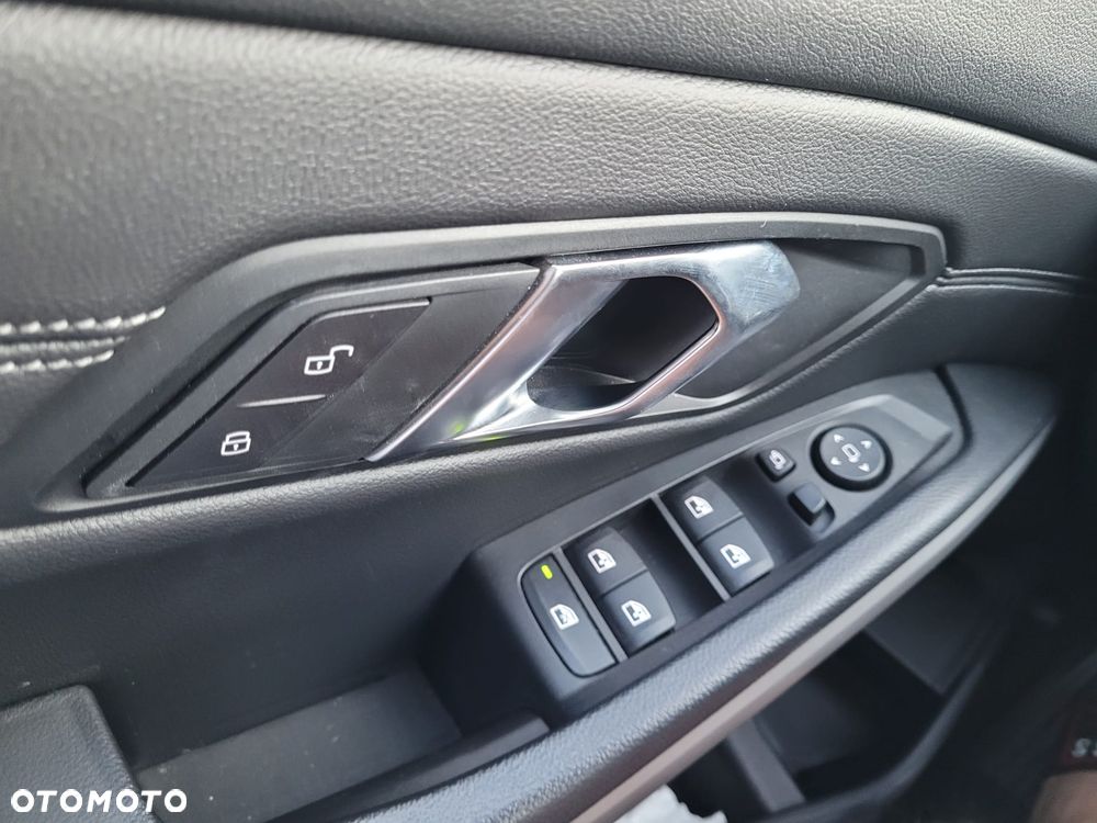 BMW Seria 3 320d mHEV - 20