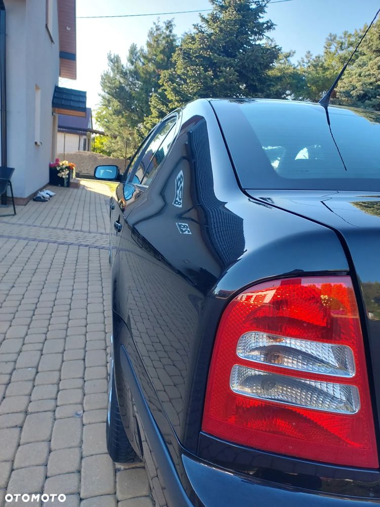 Skoda Octavia 1.6 Tour - 5
