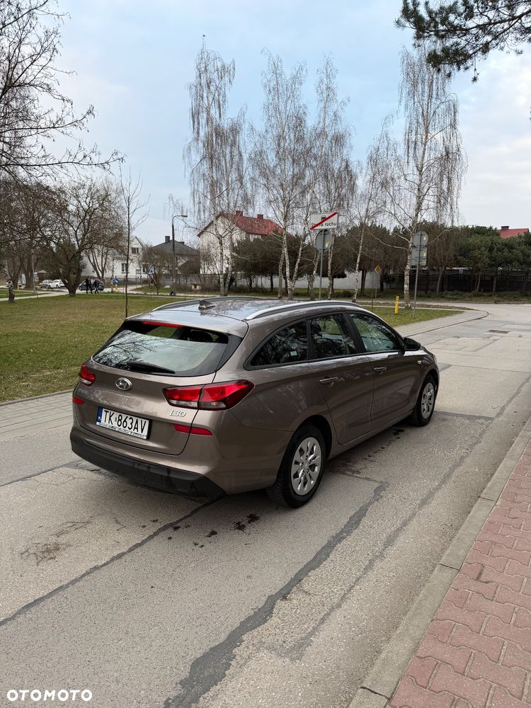 Hyundai i30 1.5 DPI Classic + - 7