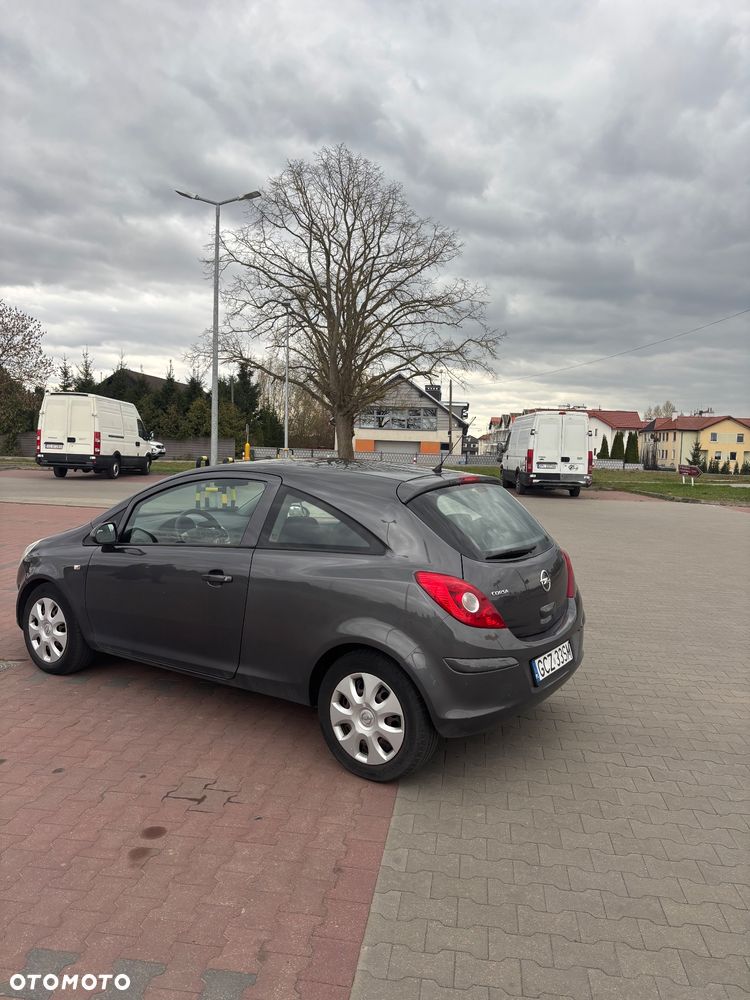 Opel Corsa 1.2 16V Cosmo - 3