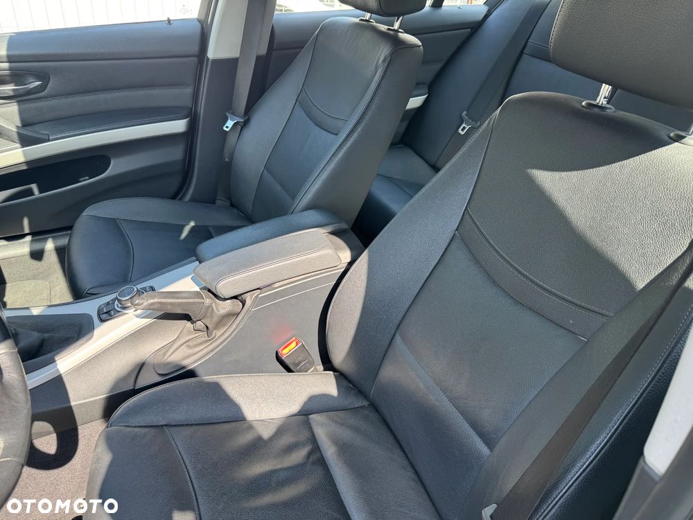 BMW Seria 3 320d DPF - 36