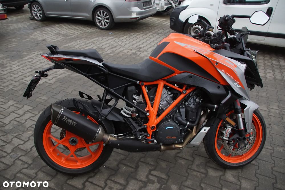 Motocykl na części KTM 1290 SUPER DUKE GT 2019 silnik dekiel osłona zbiornik licznik lagi laga lampa amortyzator felga rama dokumenty siedzenie przełącznik wydech akrapovic błotnik - 12