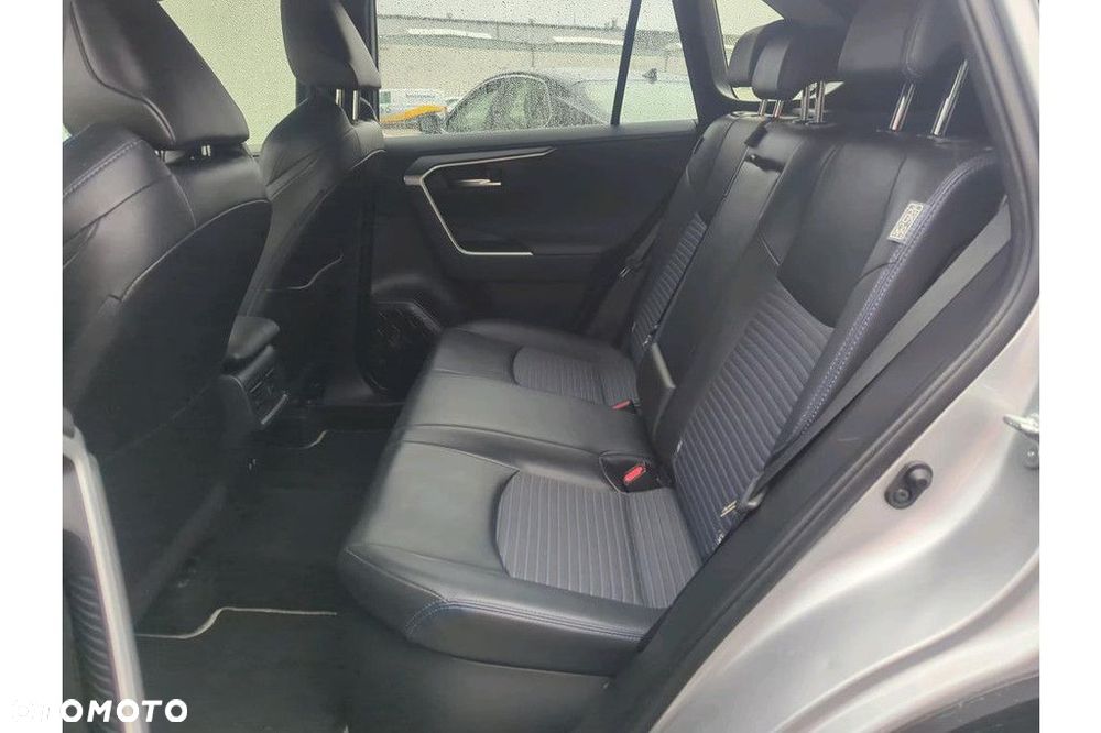 Toyota RAV4 - 7