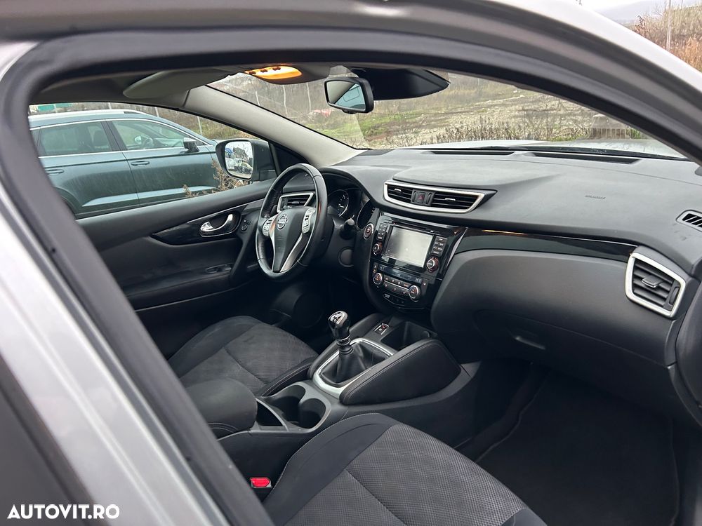 Nissan Qashqai 1.5 DCI N-Connecta - 17