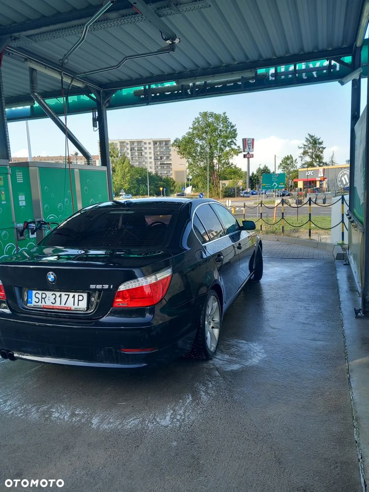 BMW Seria 5 523i - 4