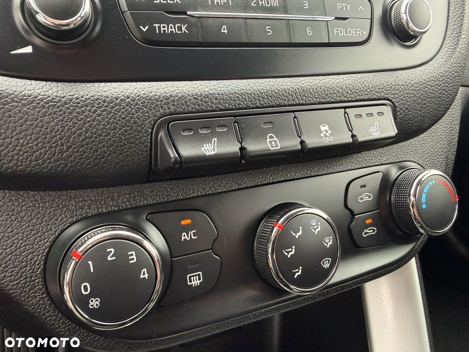 Kia Ceed 1.6 GDI Dream-Team Edition - 24