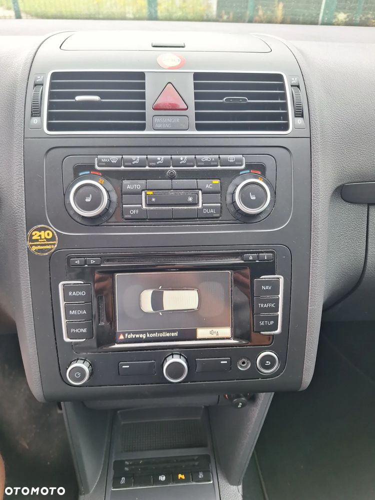 Volkswagen Touran - 13