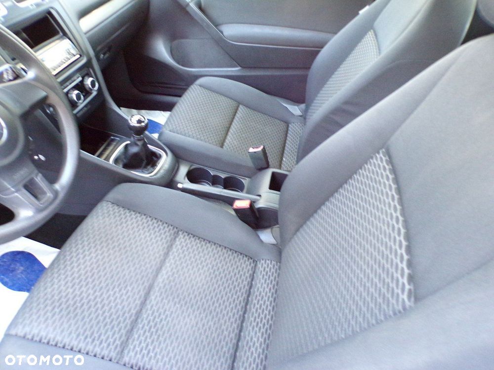 Volkswagen Golf - 19