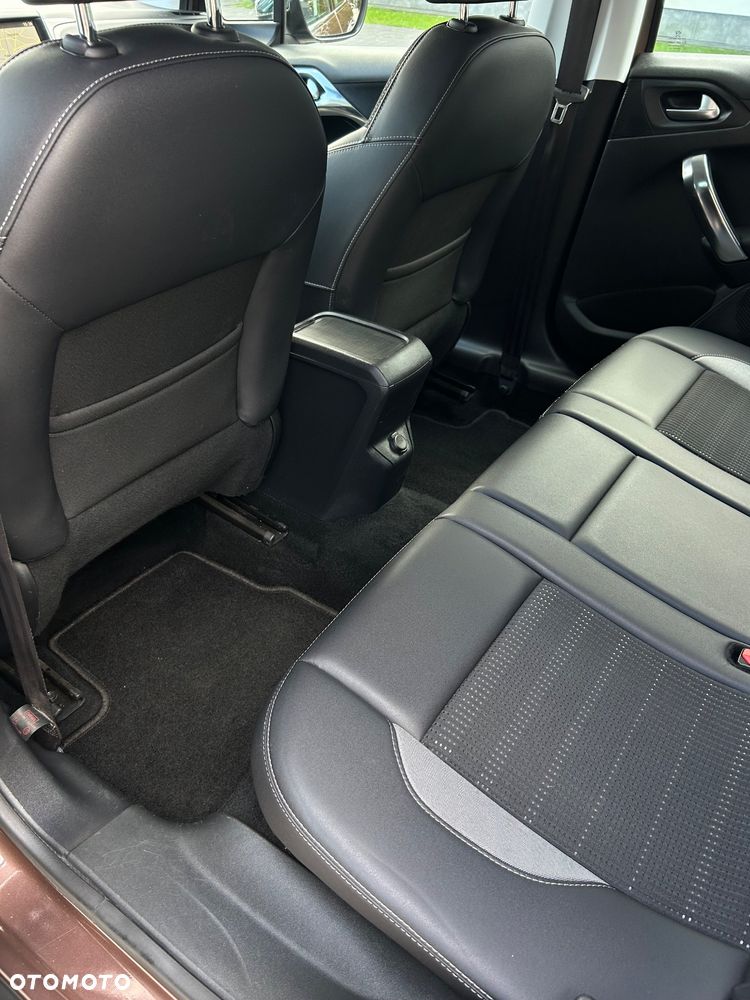 Peugeot 2008 1.2 VTi Allure - 22