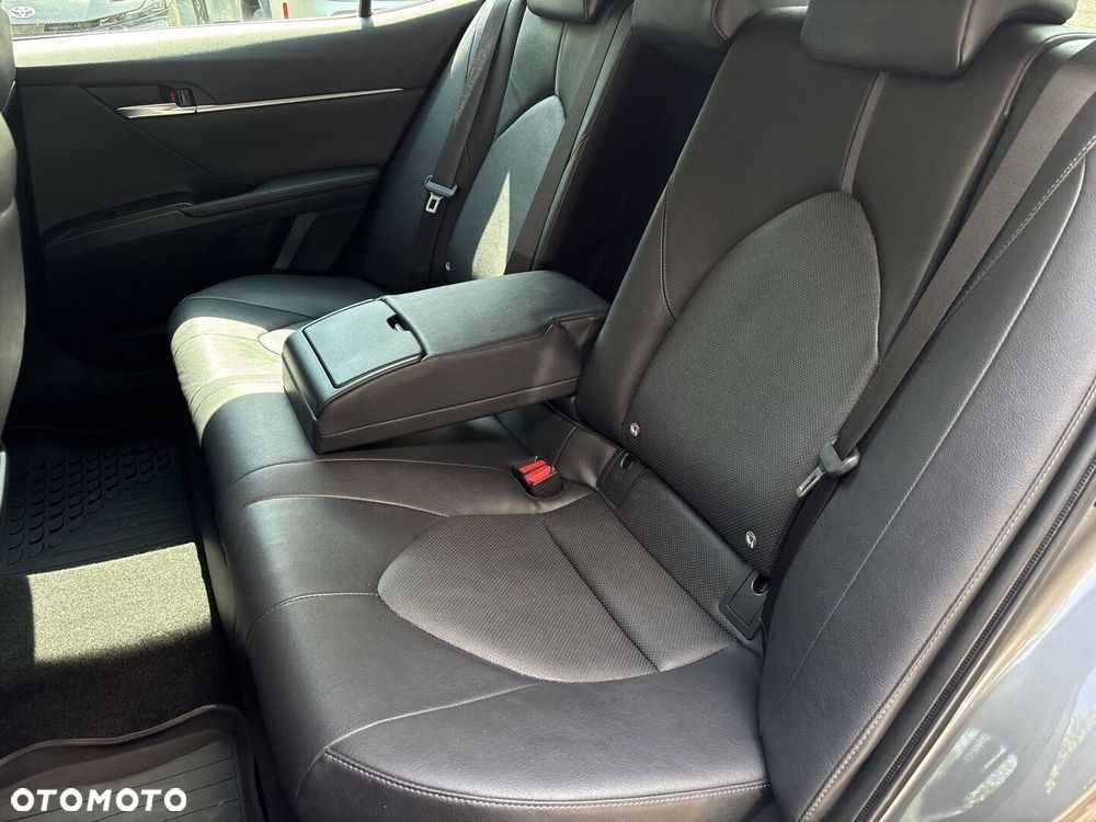 Toyota Camry 2.5 Hybrid Comfort CVT - 35