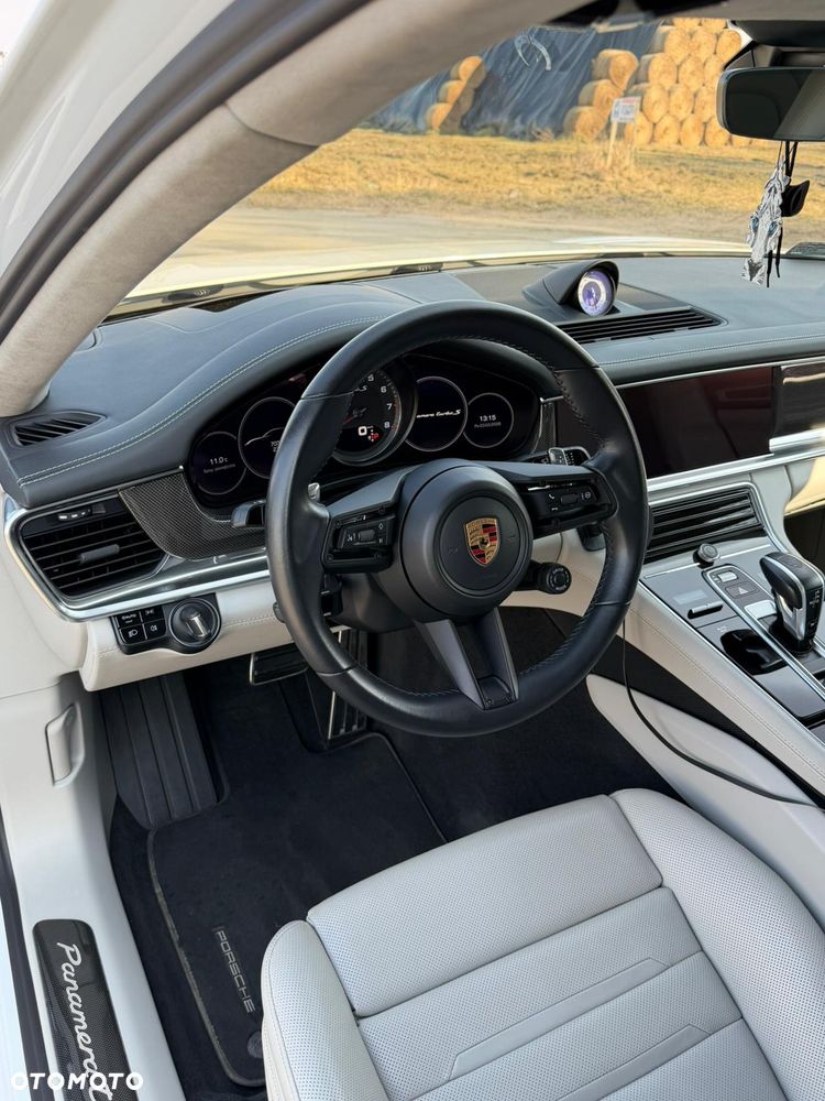 Porsche Panamera Turbo S - 6