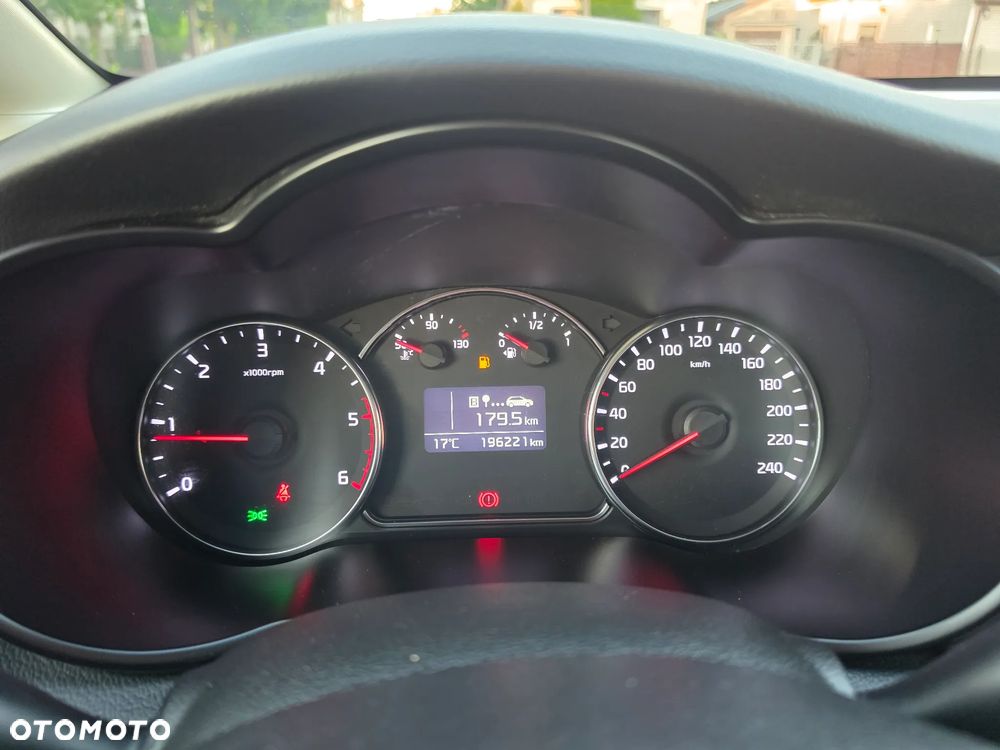 Kia Carens 1.7 CRDi XL 7os - 13