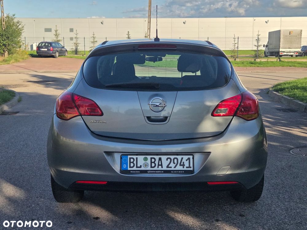 Opel Astra 1.6 - 7