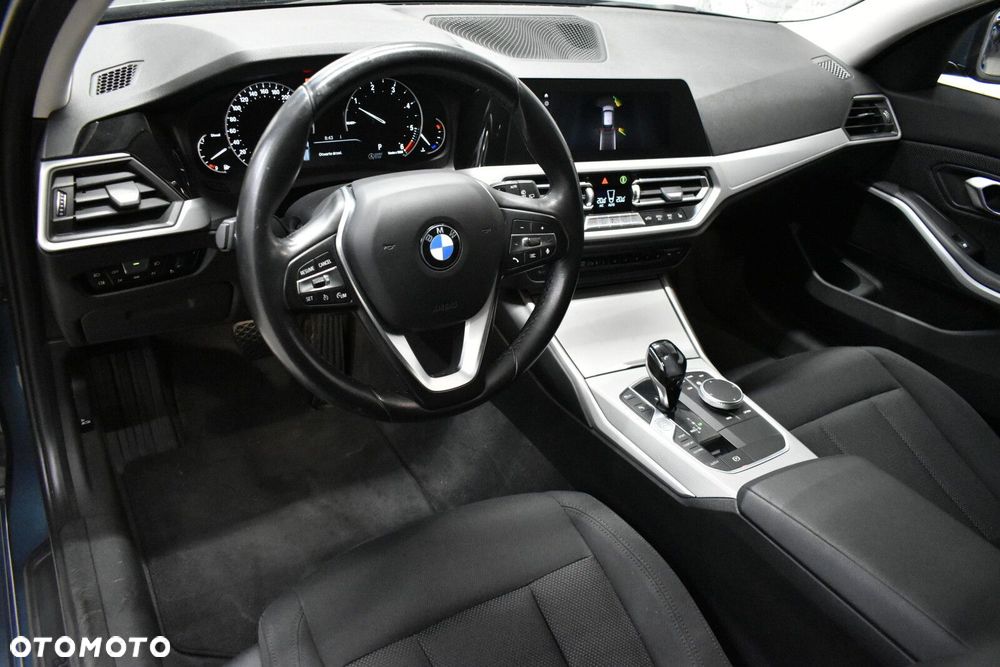 BMW Seria 3 320d xDrive Advantage - 5