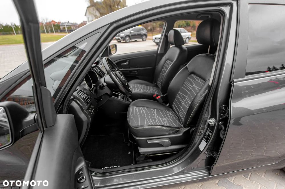 Kia Venga 1.6 CVVT Platinum Edition - 16