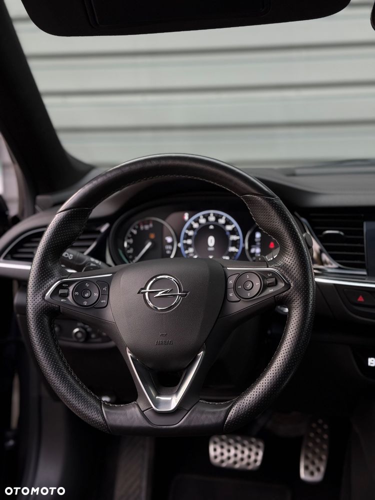 Opel Insignia - 17