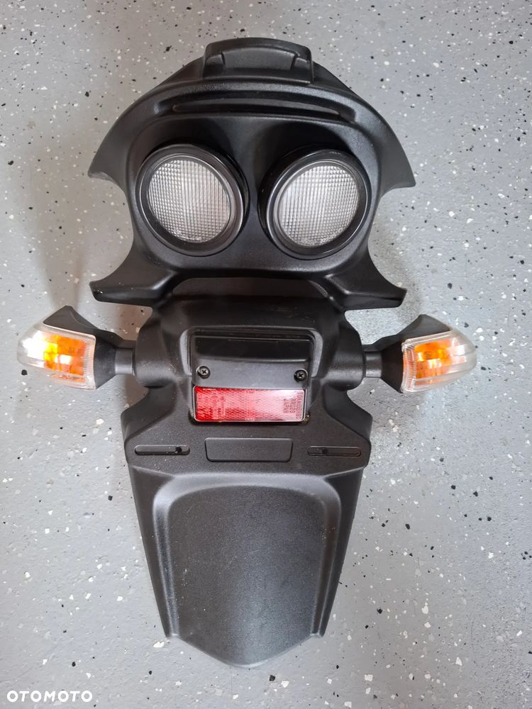 Suzuki GSR 600 lampa ogon błotnik mocowanie tablicy rejestracyjnej